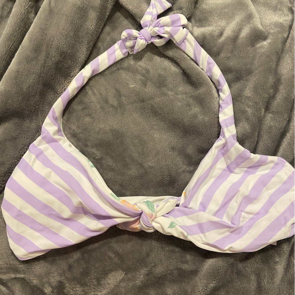 Reversible swimsuit top